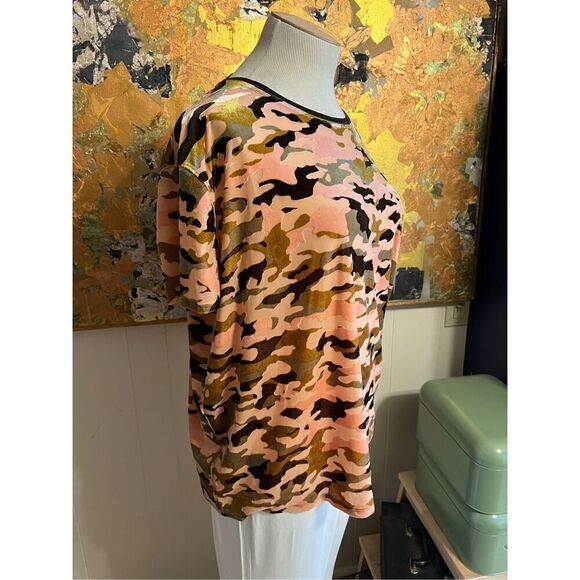 We the Free Free People Pink Camo Velvet Burn Out Boxy Top M - Picture 4 of 8